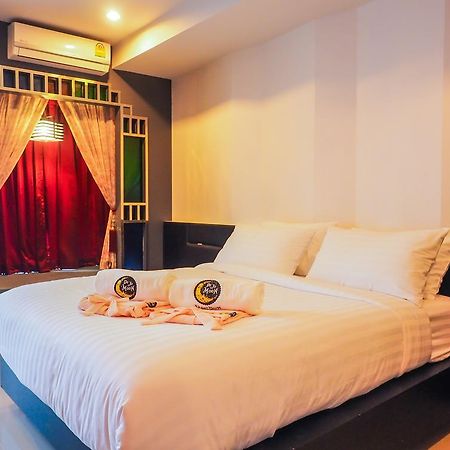 De Ja Moon Hostel チエンマイ エクステリア 写真