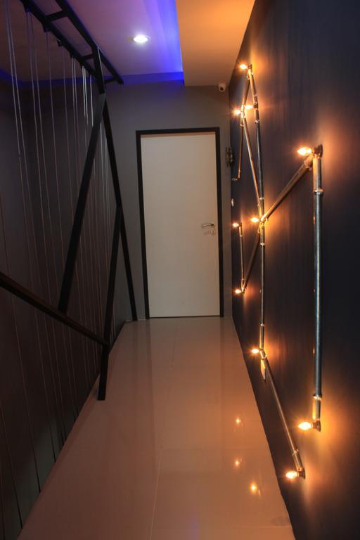 De Ja Moon Hostel チエンマイ エクステリア 写真
