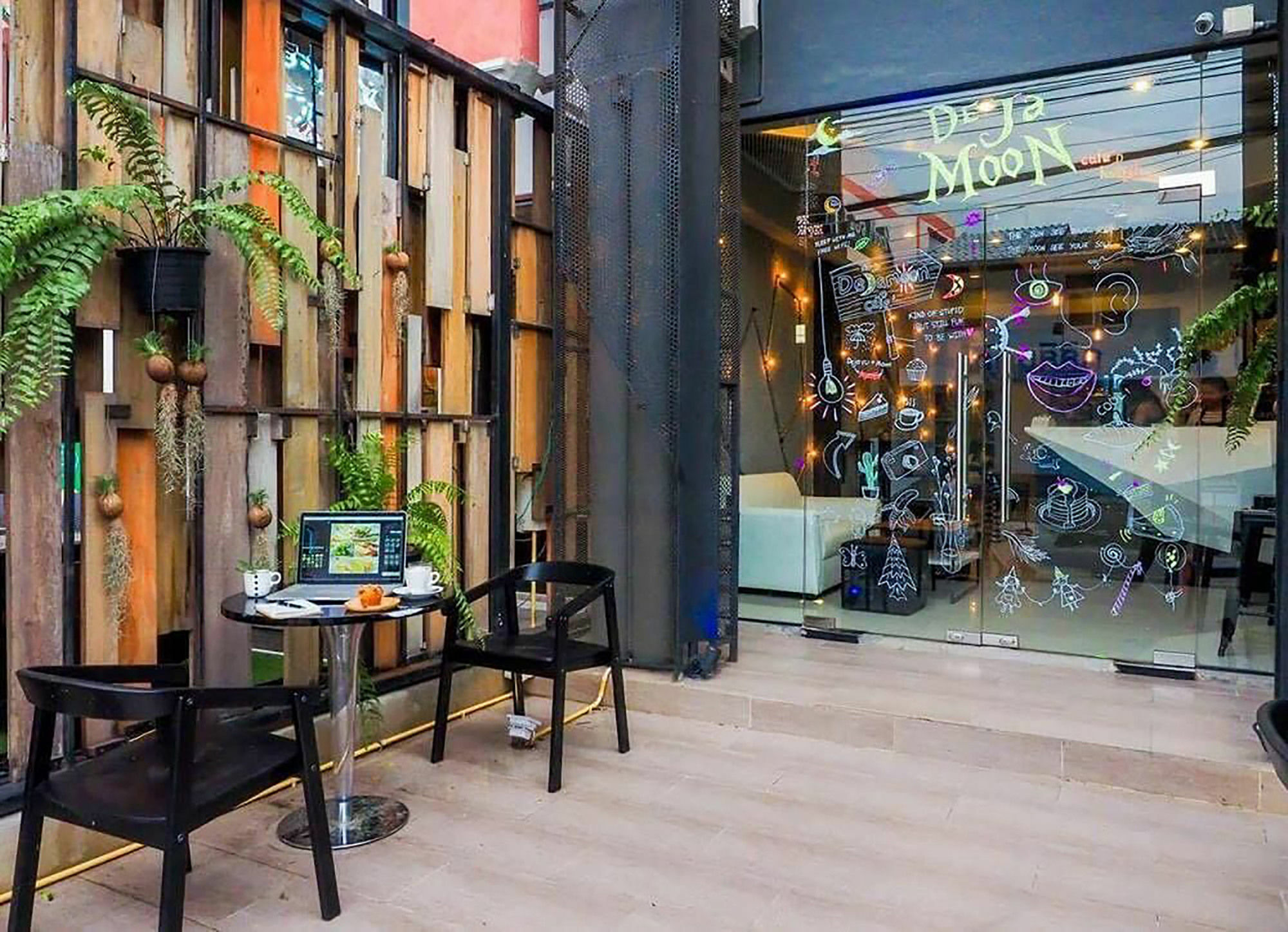 De Ja Moon Hostel チエンマイ エクステリア 写真
