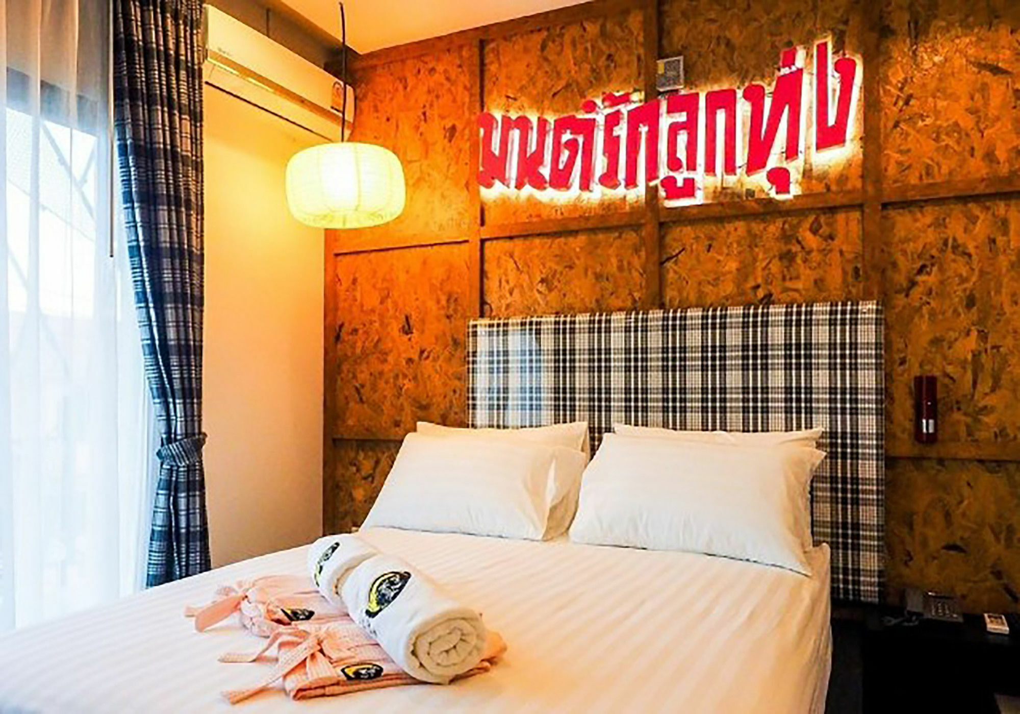 De Ja Moon Hostel チエンマイ エクステリア 写真